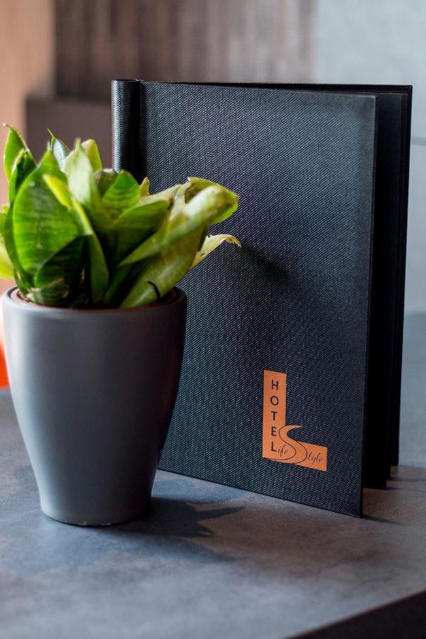 Hotel Lifestyle Mindelheim Eksteriør billede
